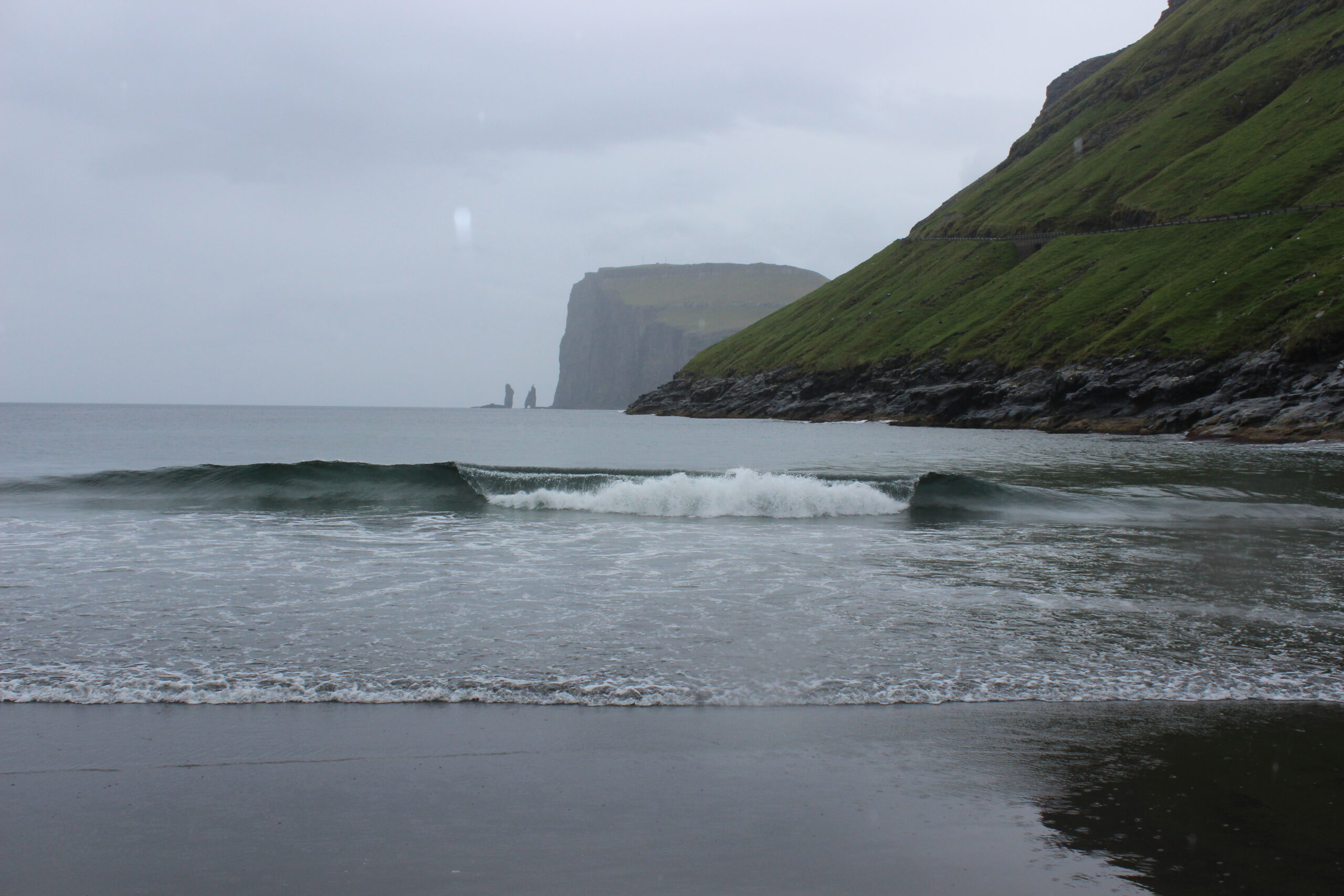 Tjørnuvik Færøerne: Her er der gode muligheder for surf.
