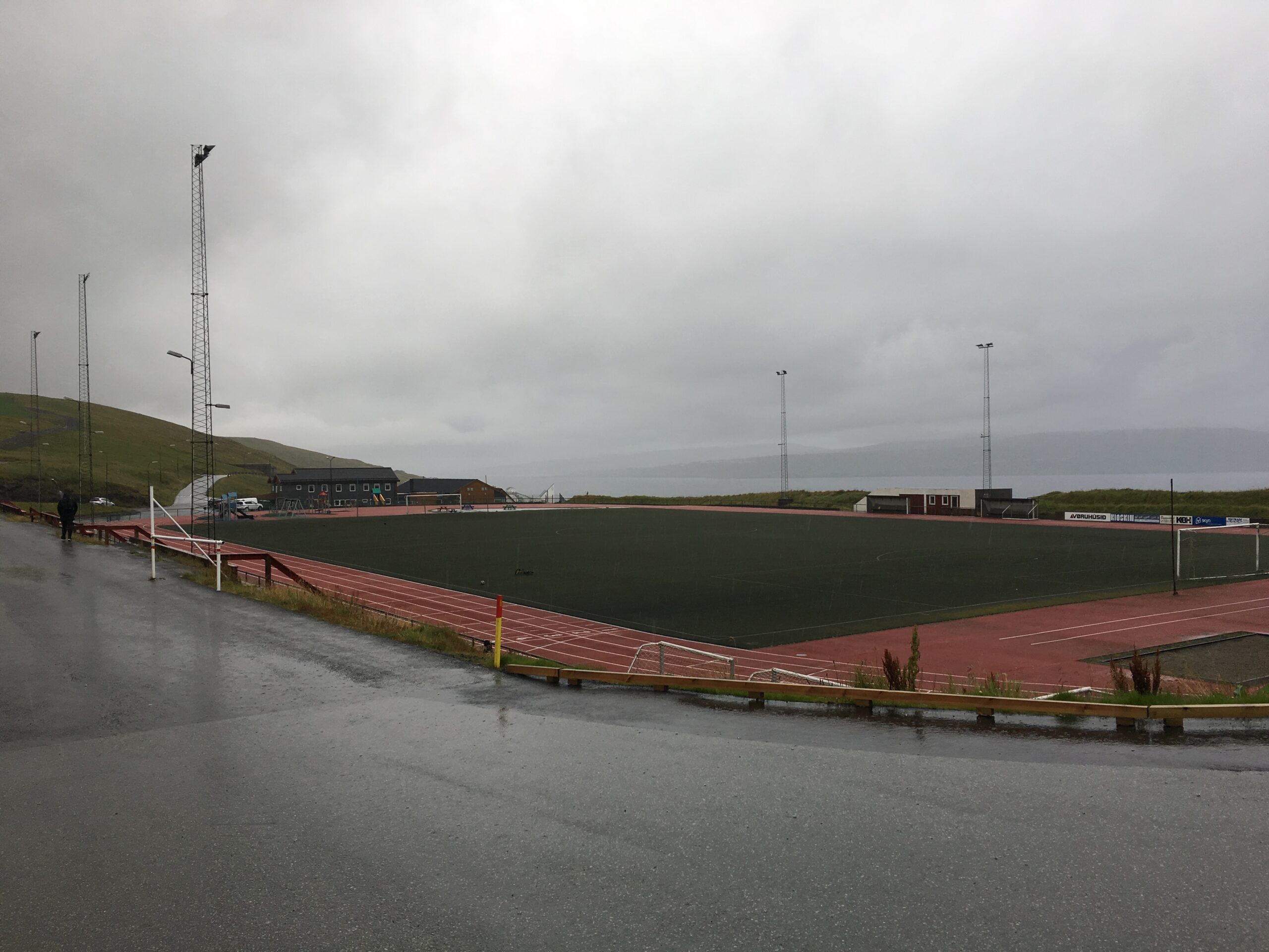 Det tidligere nationale stadion, som ligger i nabobyen til Runavik. De er i gang med at etablere et nyt stadion i Thorshavn.
